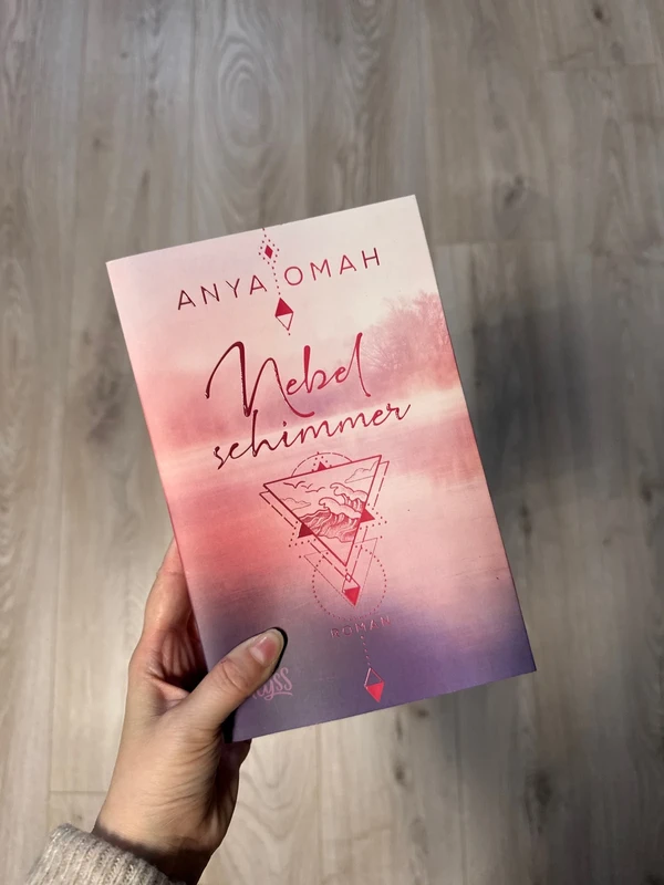 Nebelschimmer von Anya Omah mit Farbschnitt