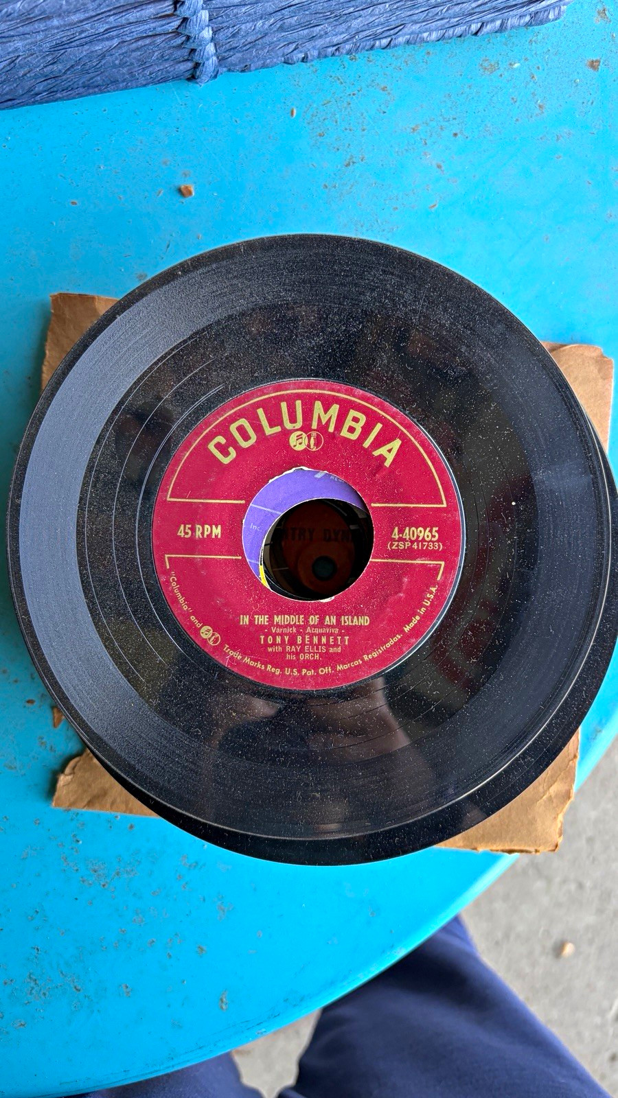 Tony Bennett In The Middle Of An Island / I Am 7" 45 RPM Columbia 4-40965