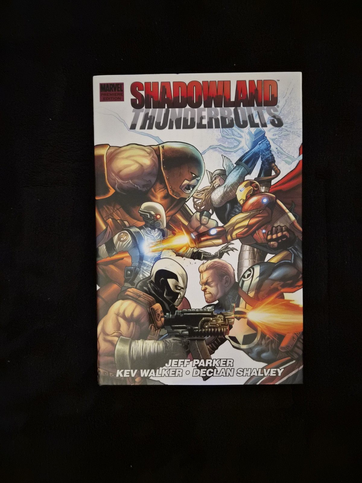Shadowland: Thunderbolts - copertina rigida / prima stampa 2011 HC Parker Walker