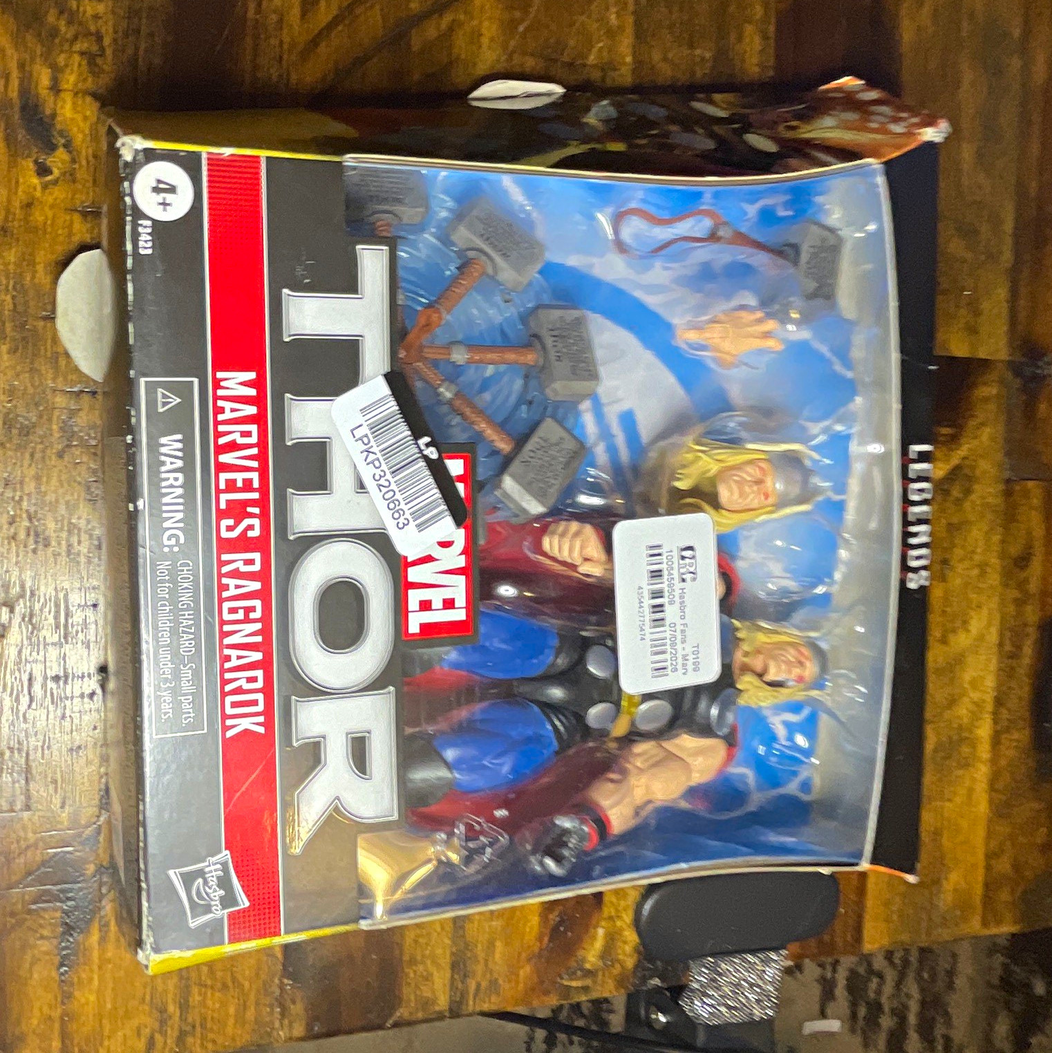 Hasbro Marvel Legends Thor: Ragnarok Thor Figure w/ Hammer Alt Head/Hand 2016
