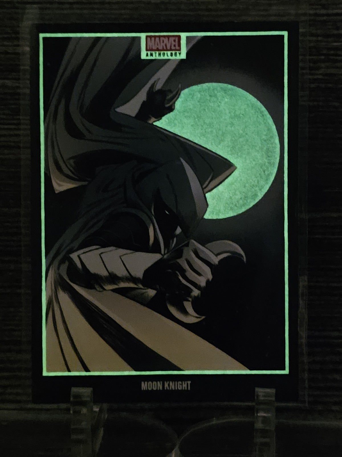2025 Panini Marvel Anthology Moon Knight Glow in the Dark Inserto #G7 quasi nuovo + inserto