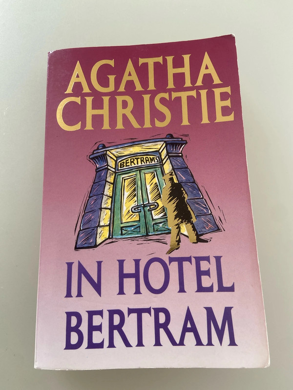 Miss Marple-detective "In hotel Bertram" van Agatha Christie. Zie beschrijving + foto’s