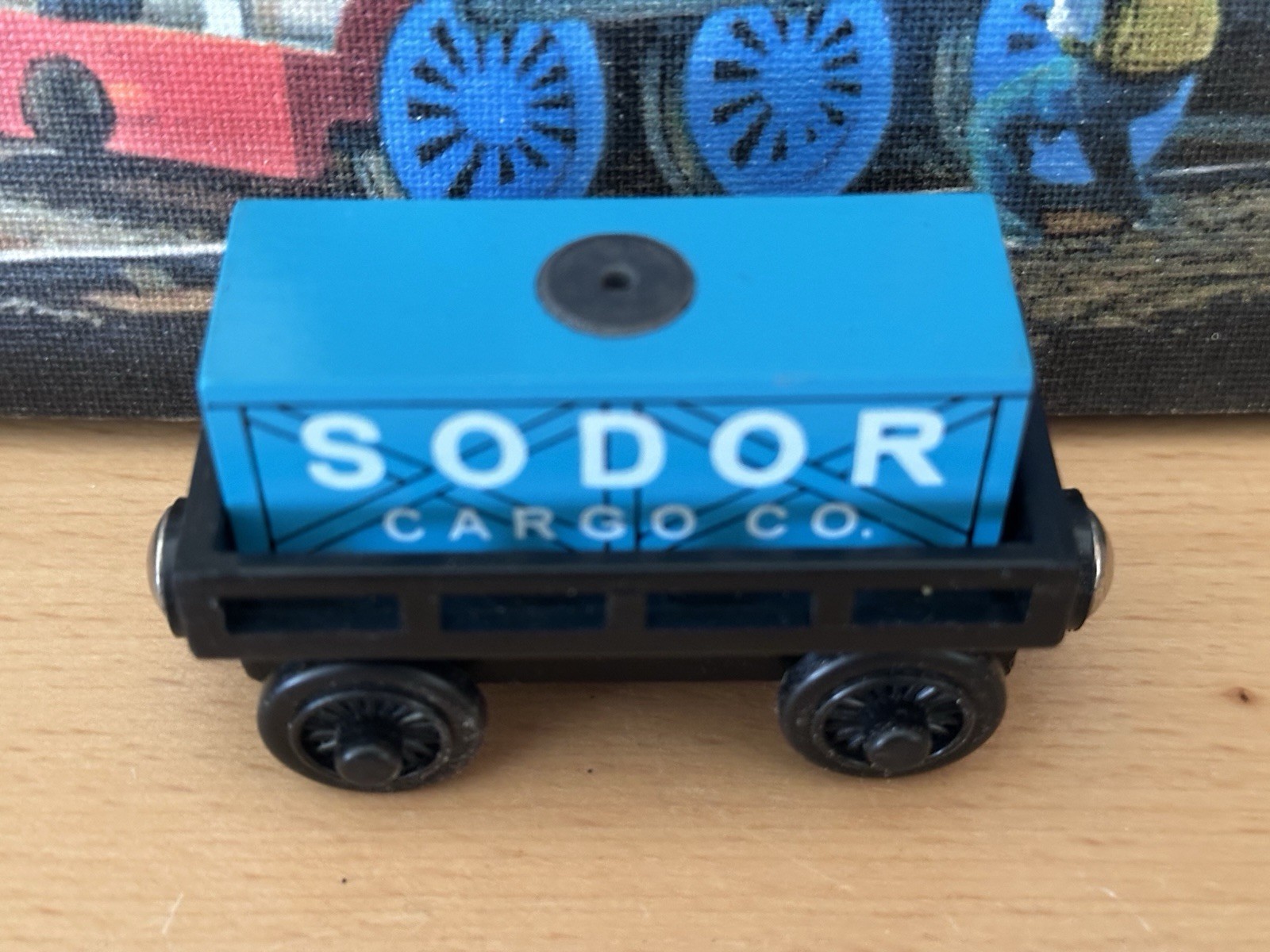 Trenino Thomas in legno nero vagone merci e magnetico blu Sodor Cargo Co. Cargo!