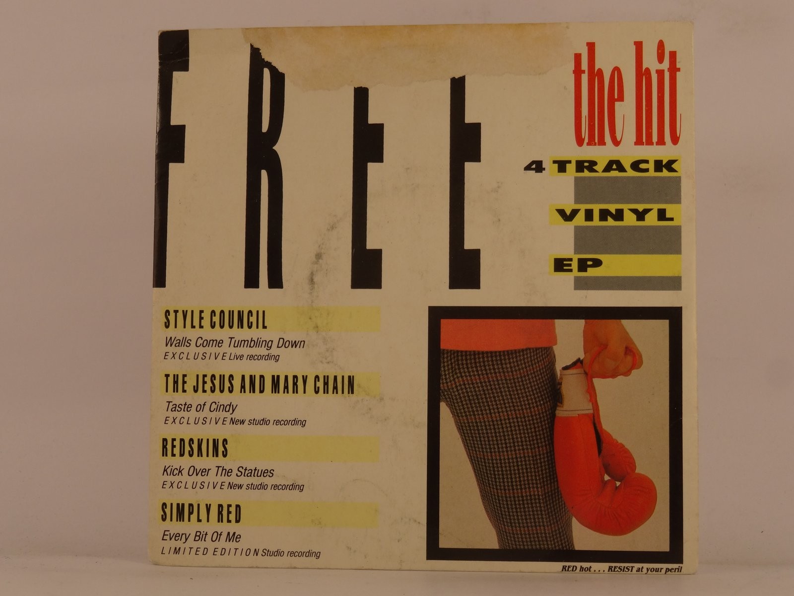 THE HIT RED HOT EP REDSKINS/KICK OVER THE STATUES (115) 4 Track 7" Single plus P