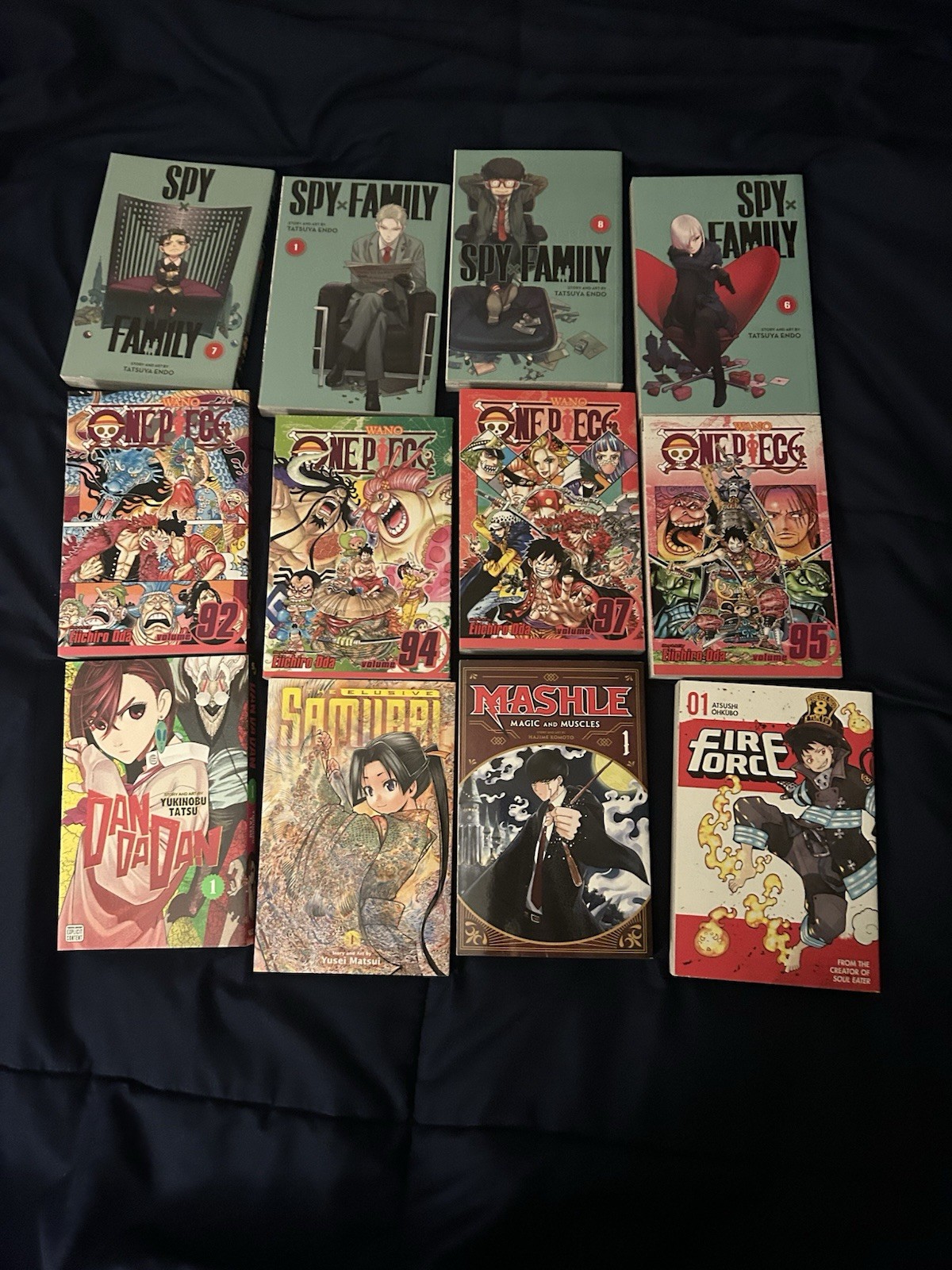 Assortimento di 24 fumetti MANGA vari titoli