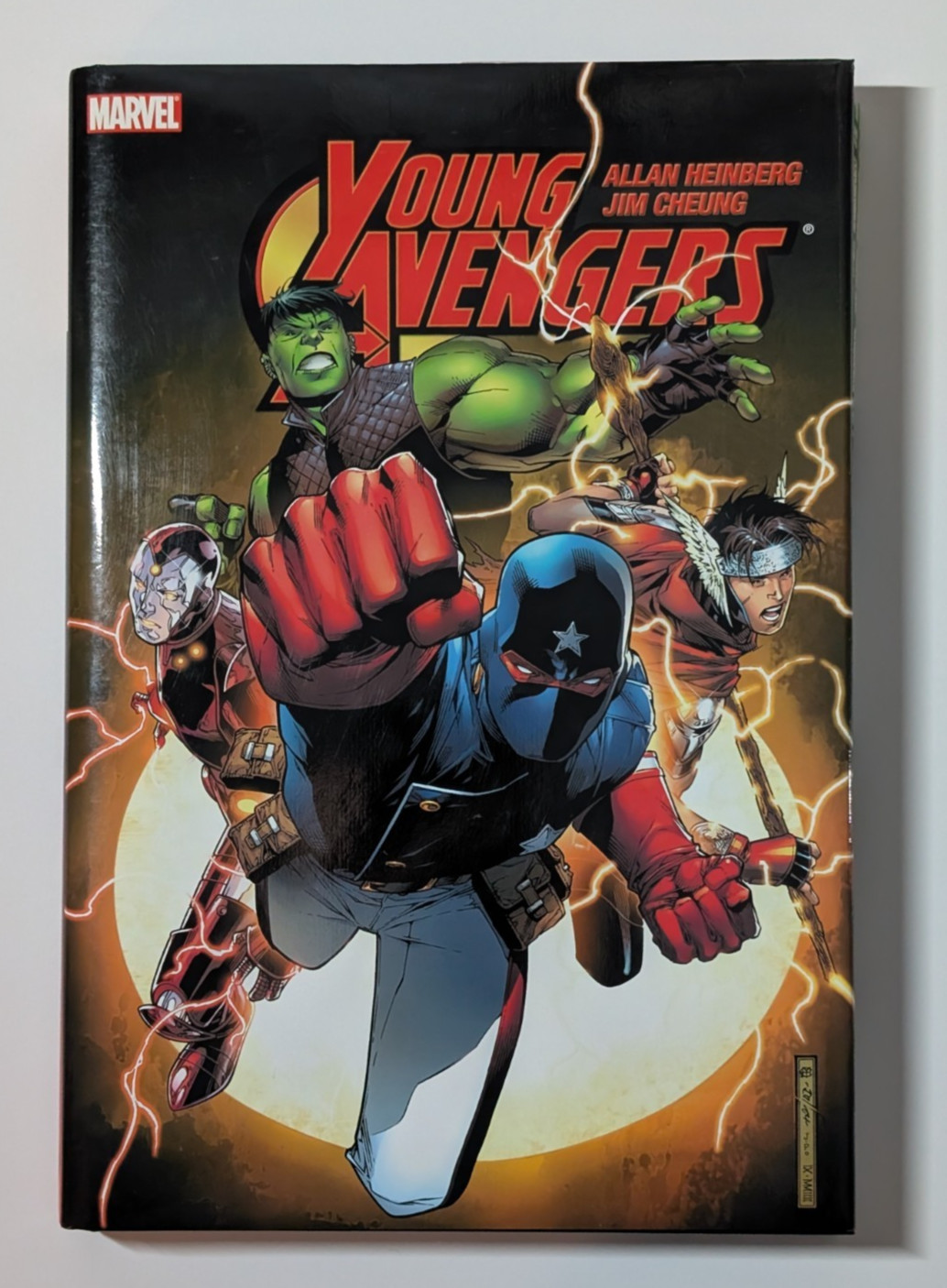 YOUNG AVENGERS Collected Edition Deluxe Hardcover (Marvel 2008) Heinberg Cheung