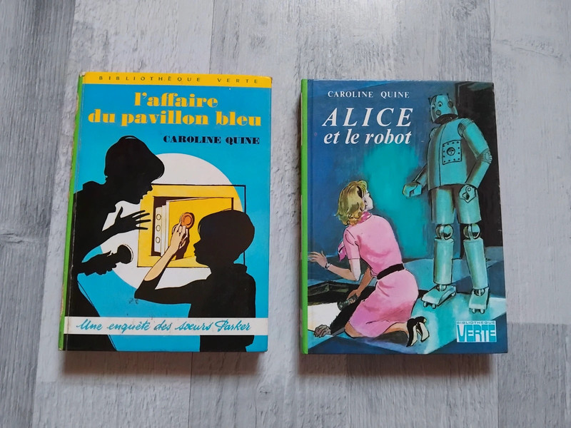 Lot de 2 livres 📚  de Caroline Quine