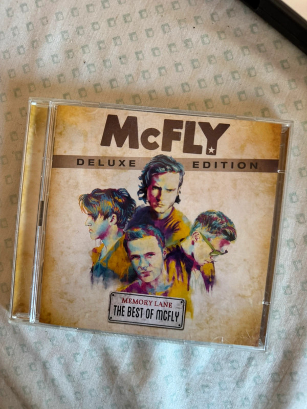 McFly – Memory Lane: The Best of McFly (Deluxe Edition) 💿