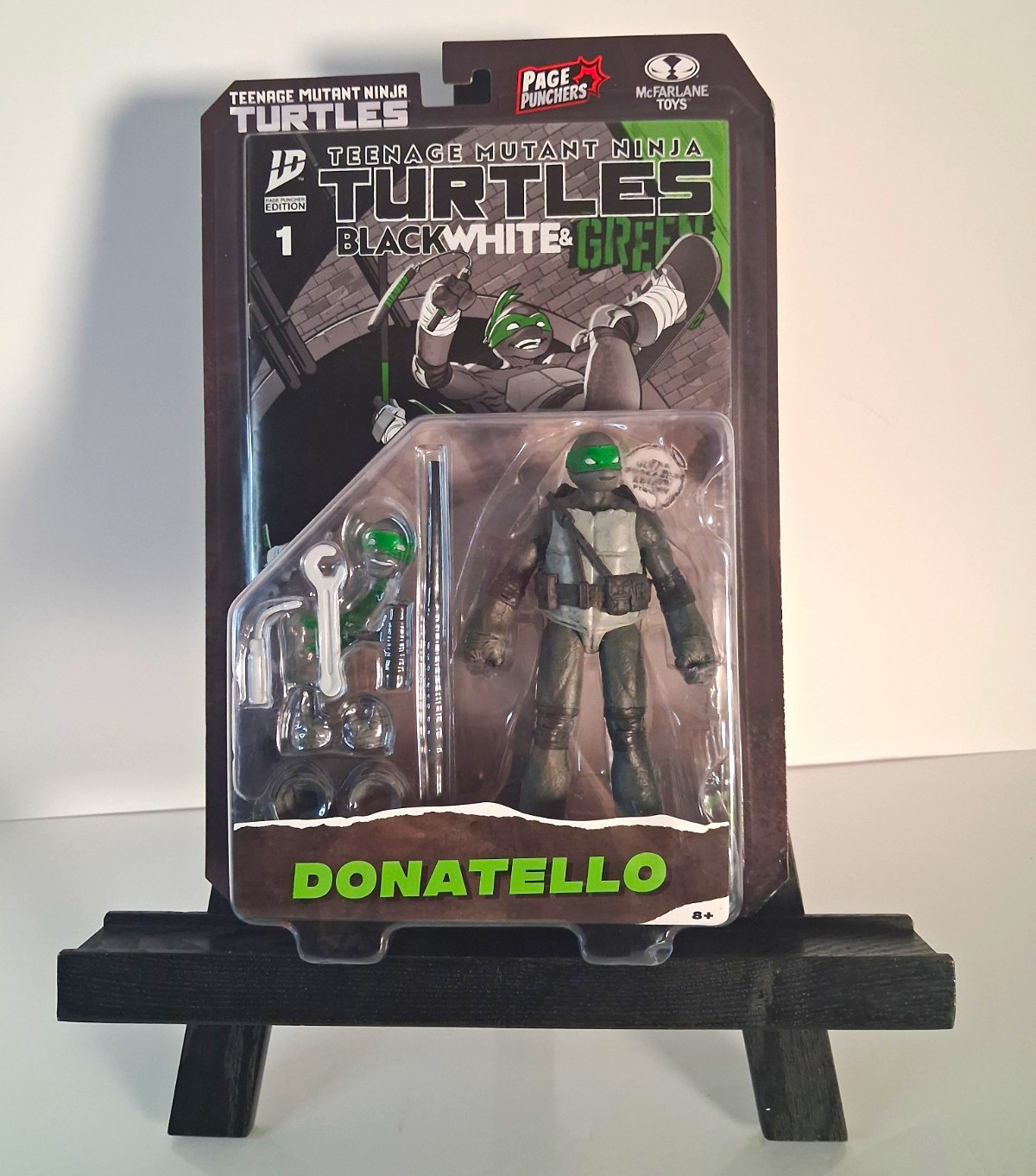 McFarlane Toys TMNT Page Punchers Donatello Black/White/Green Action Figure