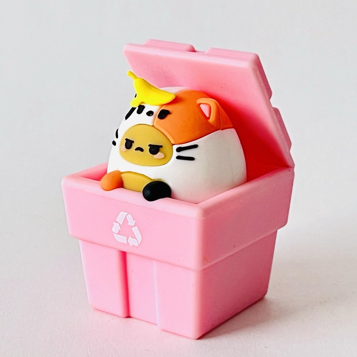 Smoko Tayto Cat Recycle Bin Vinyl Blind Box Figure Calico Pink Collectible Toy