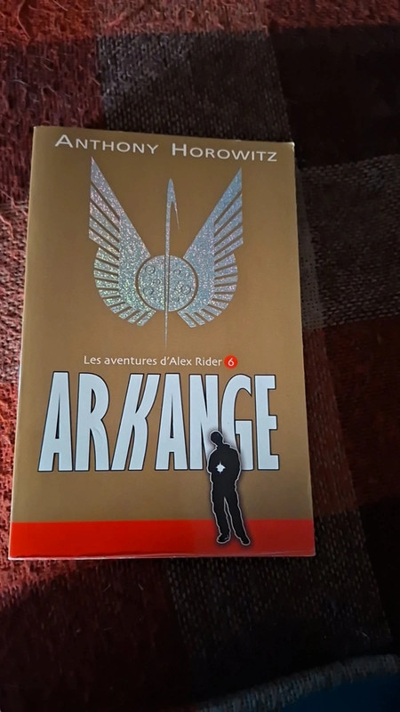 Roman  arkange les aventures d'alex rider très bon état