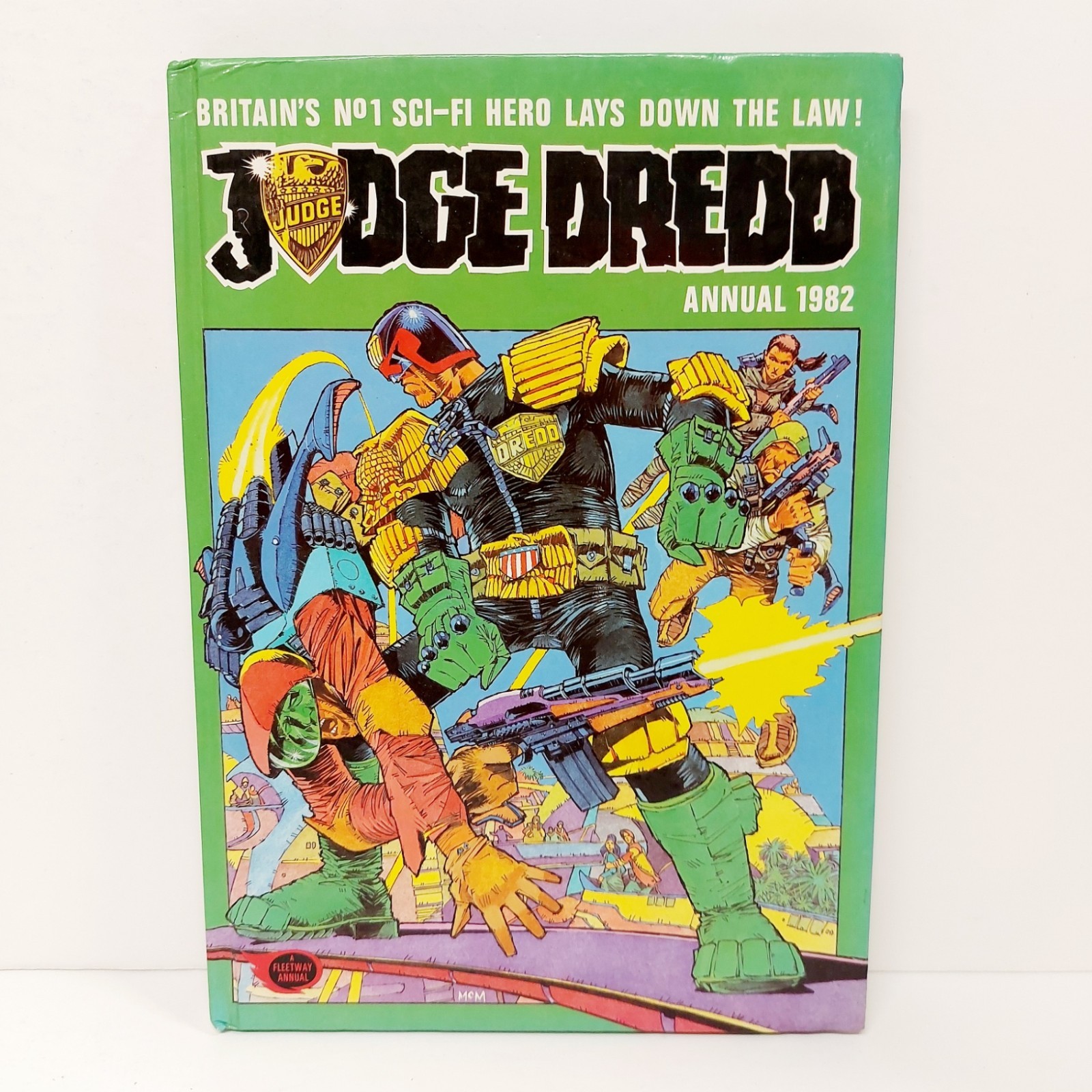 Judge Dredd Annual 1982 Unclipped Signed Dave Gibbons Brian Bolland Fleetway