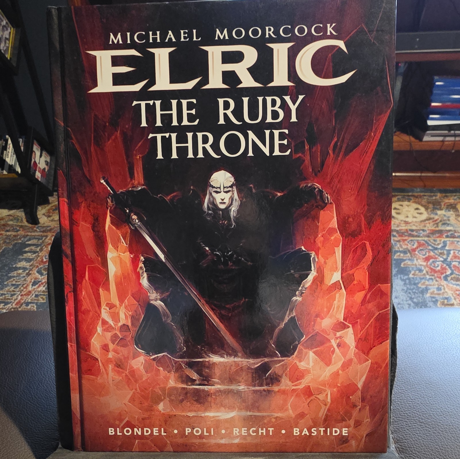 Michael Moorcock's Elric Vol. 1: Il trono di rubino di Julien Blondel (inglese) 
