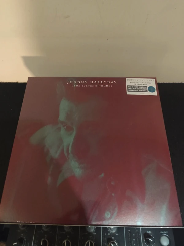 Vinyle neuf bleu : Johnny Hallyday Deux sortes d'hommes