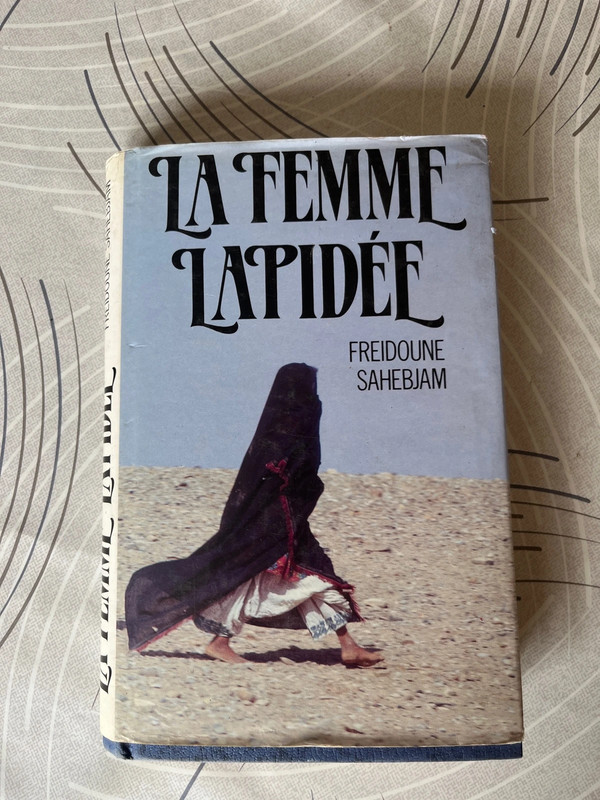La femme lapidée