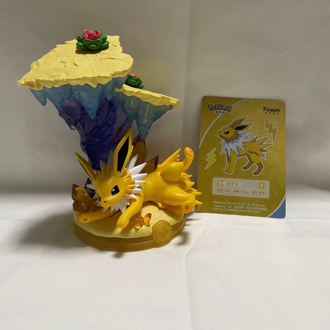 Pokemon Jolteon Figure with Card Funism Overseas Model