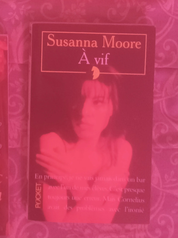 A vif / Susanna Moore