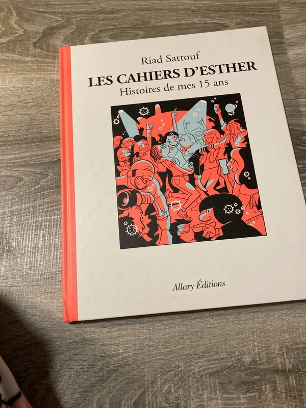 Livre neuf les cahiers d’Esther histoire de mes 15 ans