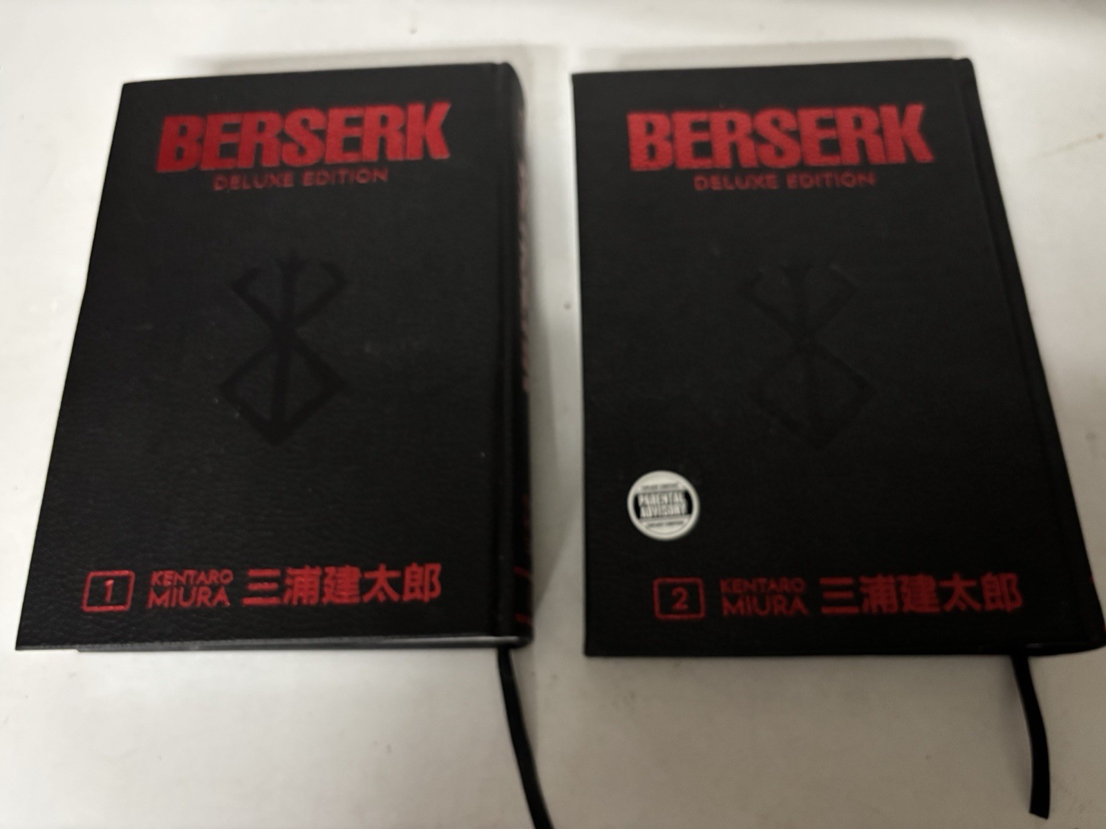 Berserk Deluxe Edition Volume 1 e 2 manga rilegato libri hb