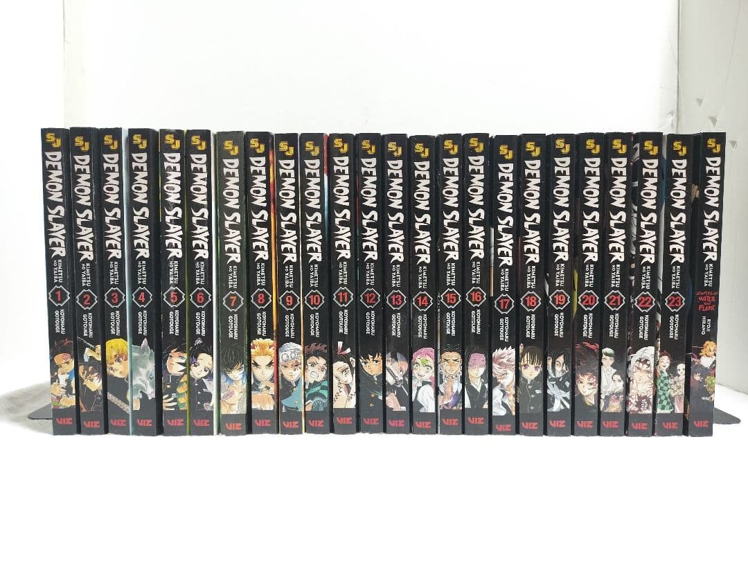 Demon Slayer: Kimetsu no Yaiba set completo volumi 1-23 con Gaiden