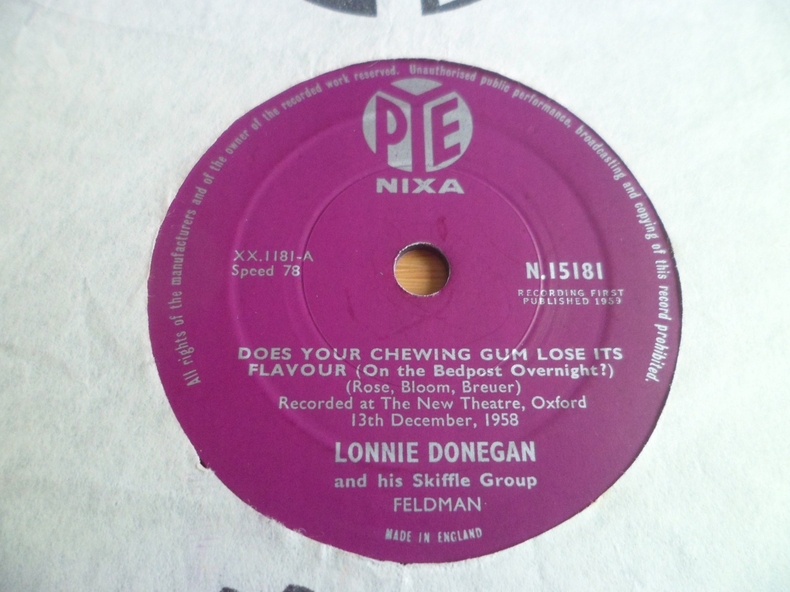 LONNIE DONEGAN: DOES YOUR CHEWING GUM LOSE IT'S FLAVOUR 1959 PYE 78RPM RARE EX+