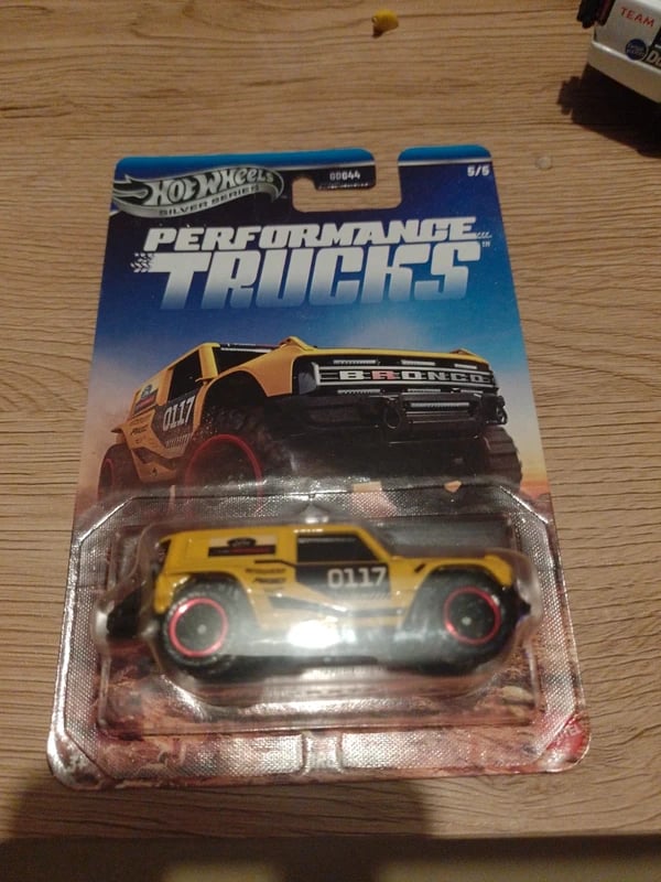 miniature 1/64eme sous blister hotwheels silver series performance trucks ford bronco r