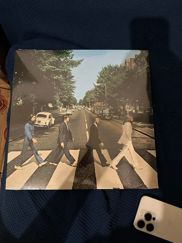 Vinile Beatles ancora con celphon