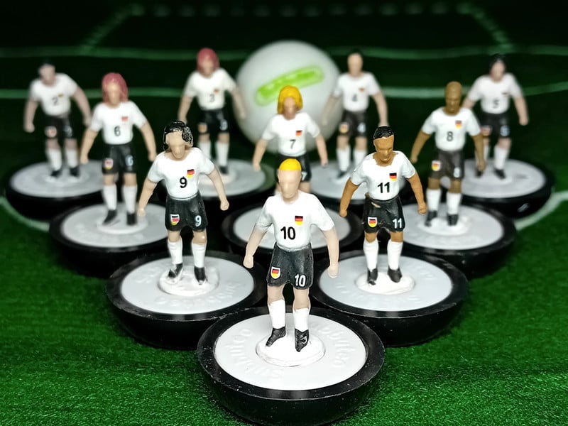 Subbuteo Squadra Germania 🇩🇪 Nuova con pallone in omaggio.