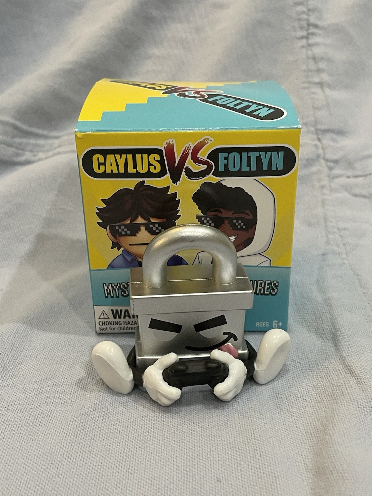 Minifigure Caylus vs Foltyn Mystery Aura 3" nuova scatola aperta - bloccata