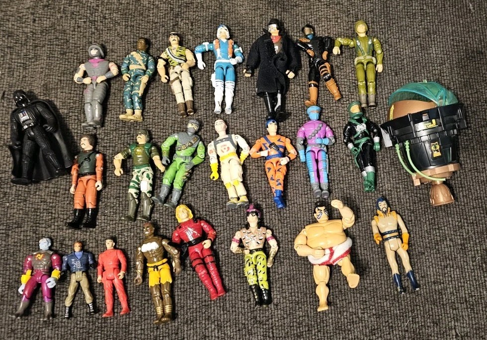 Action figure GI JOE vintage e altri giocattoli anni 80 90 24 pezzi 