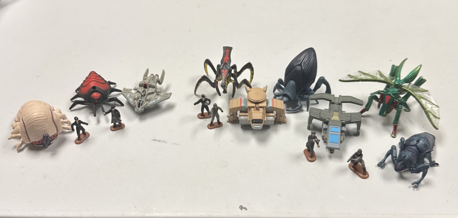 Micro Machines Galoob Starship Troopers Set #1, #2 e #3 set completo come nuovo!