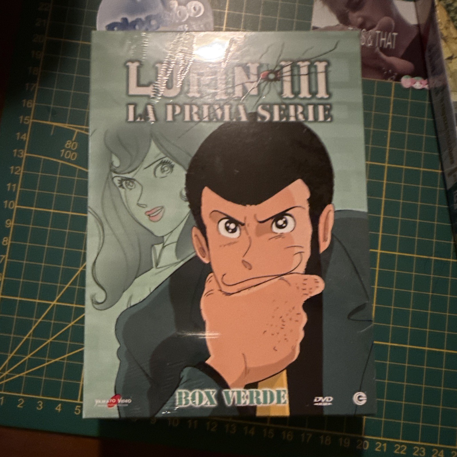 Volume manga/fumetto asiatico, copertina con personaggio maschile