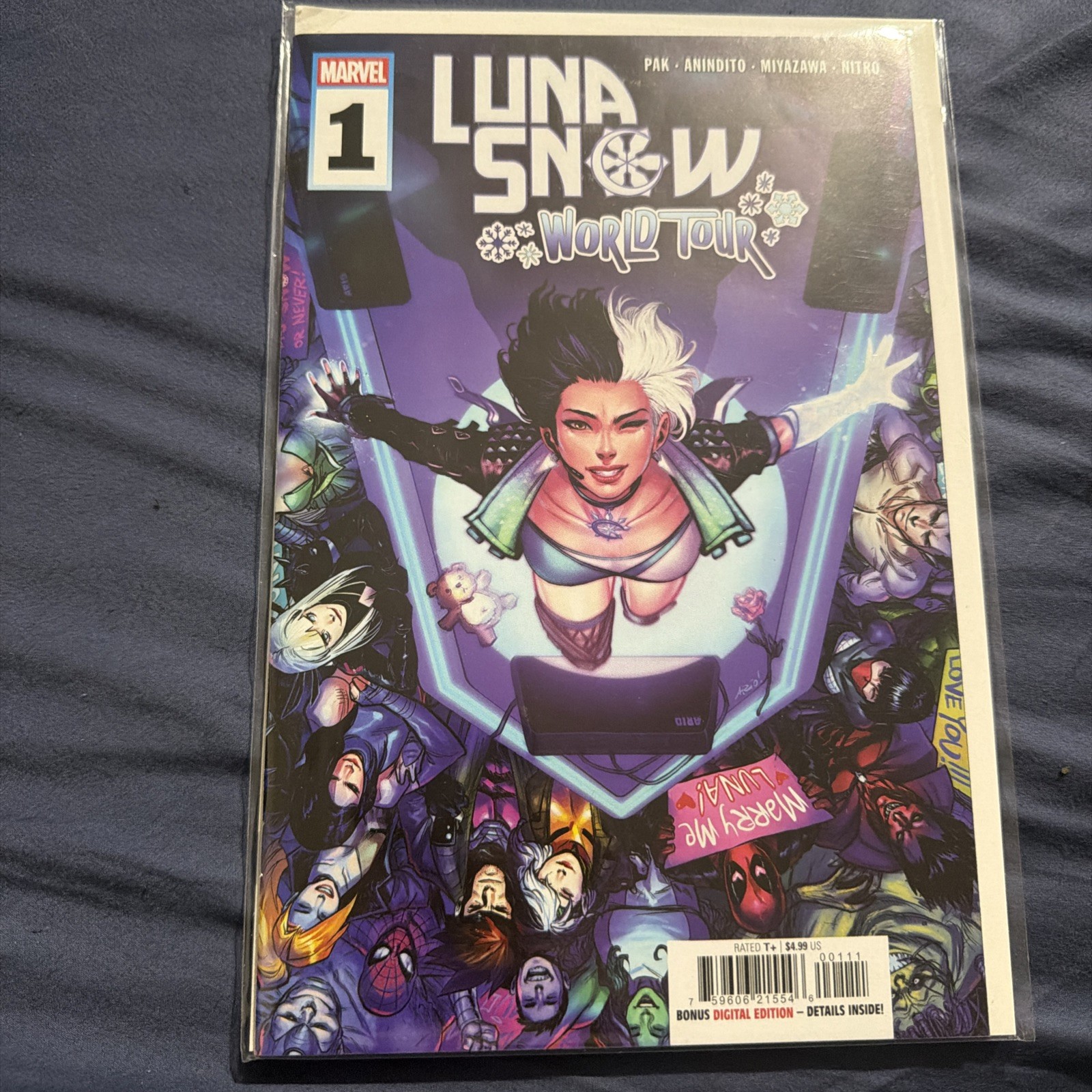 Marvel Comics Luna Snow World Tour #1
