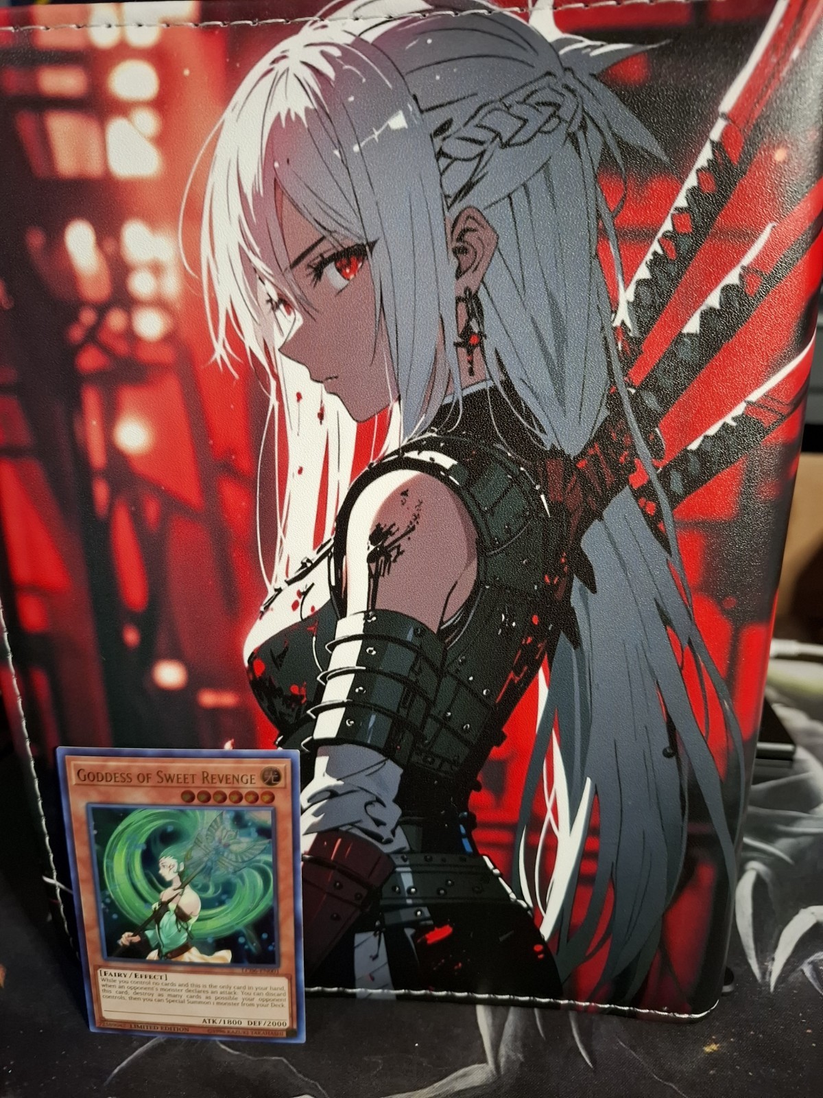 Raccoglitore carte Tokyo Assassin Waifu | 400 tasche | 4 tasche