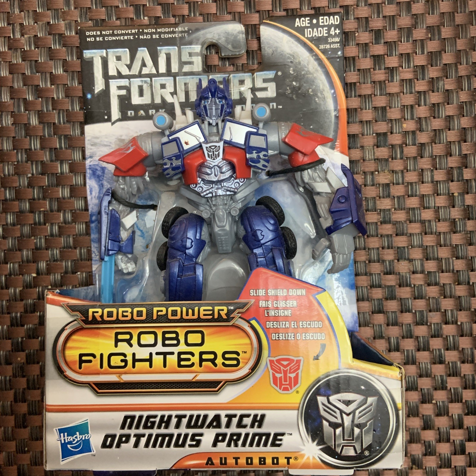 Optimus Prime 2011 Dark Of The Moon Transformer Robo Fighters Hasbro NIP CDN