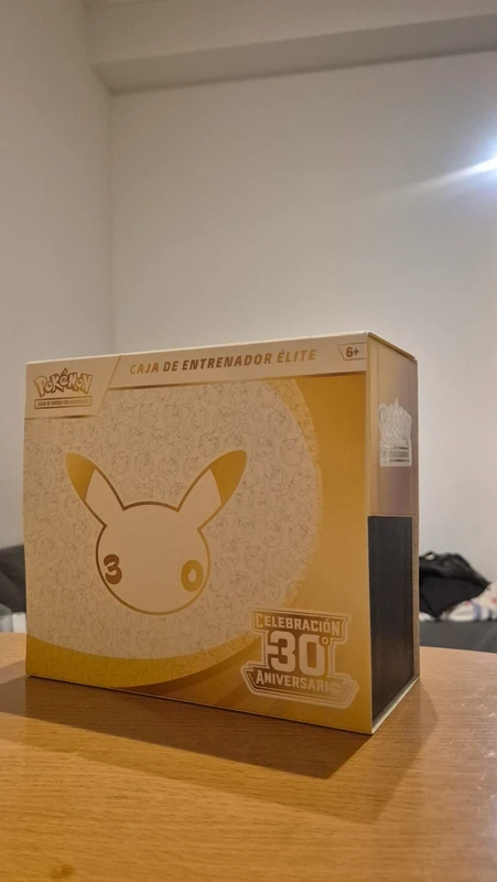 Caja ETB 30TH aniversario Pokemon