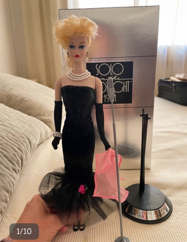 Barbie Porcelana “Solo in the spotlight 1961”.