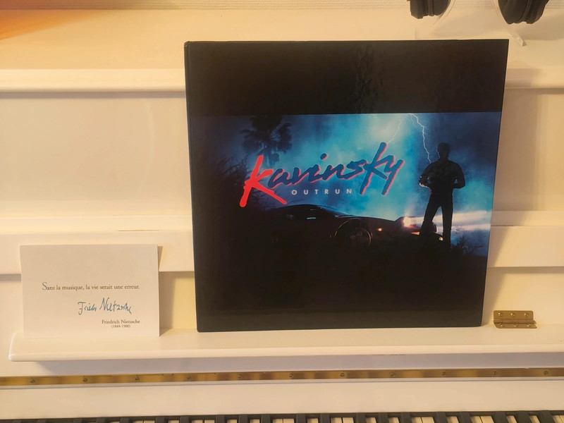 Kavinsky Outrun - Deluxe, number édition