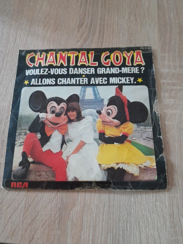 45 tours Chantal Goya