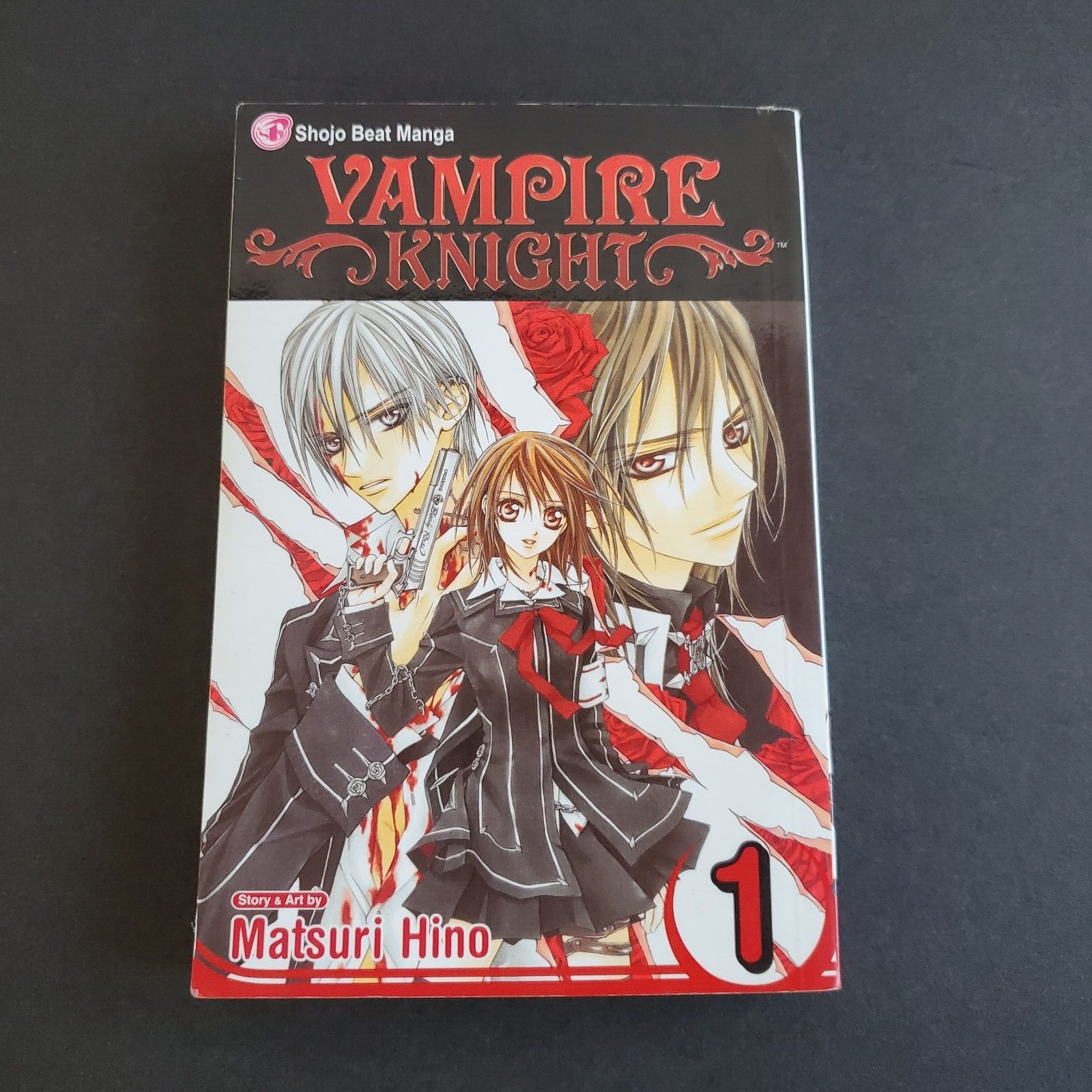 Vampire Knight Volume 1 da Shojo Beat Manga di Matsuri Hino Inglese NUOVO