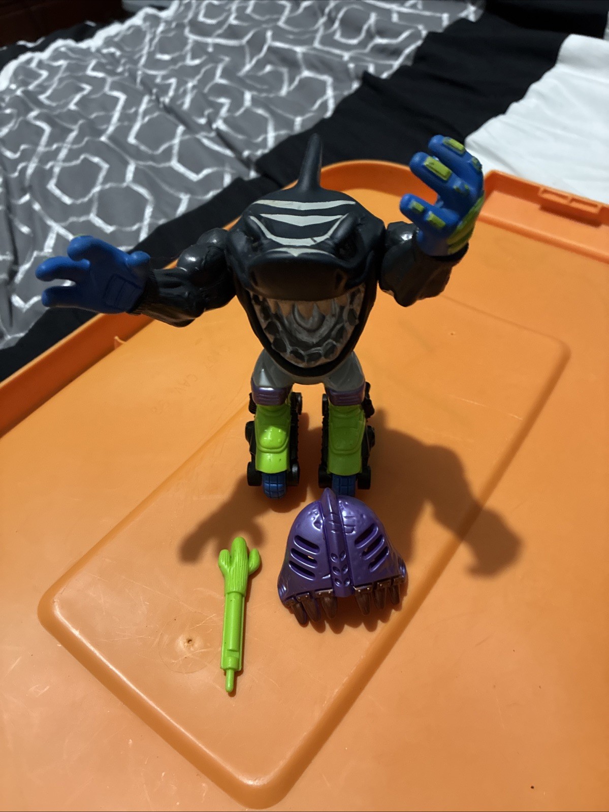 Modellino Street Sharks Night Fighters Stingshot Streex 6" 1996 vintage
