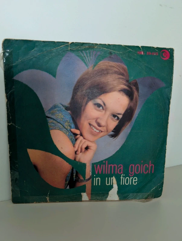 Vinile 45 giri Wilma Goich In un fiore Una rosa rossa, una foglia gialla