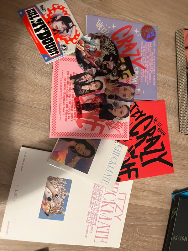 Lot de 3 album de itzy