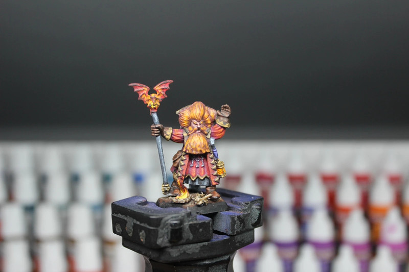 Warhammer Fantasy - Bright Mage – Modello in Resina Dipinto