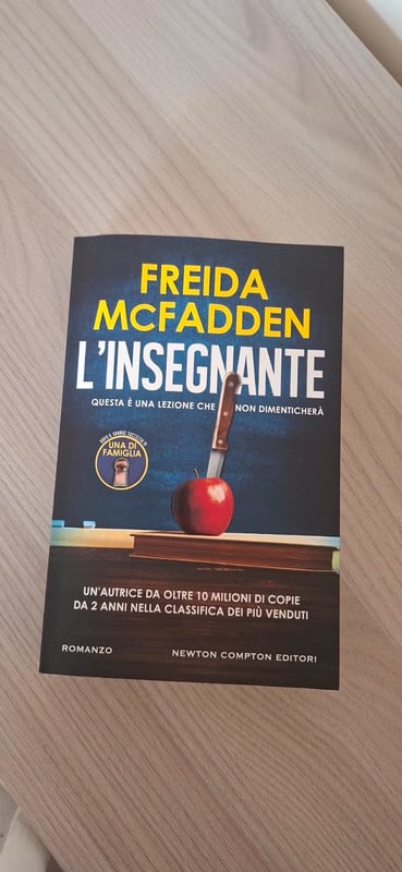 Libro " L'insegnante " F. McFadden
