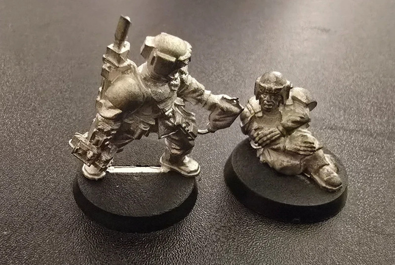 Games Workshop Warhammer 40K Astra Militarum Cadian Medic and Casualty
