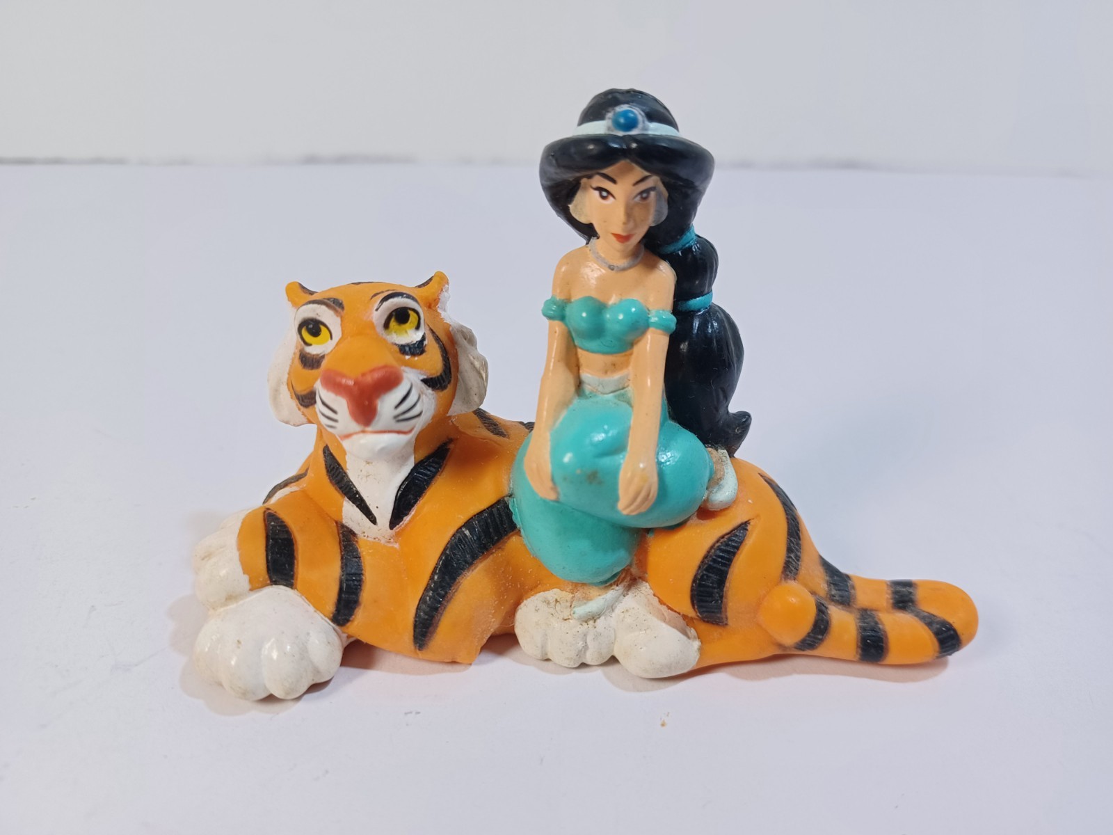 Mattel Disney Aladdin Jasmine Rajah Figure Princess PVC Topper Figurine 1992