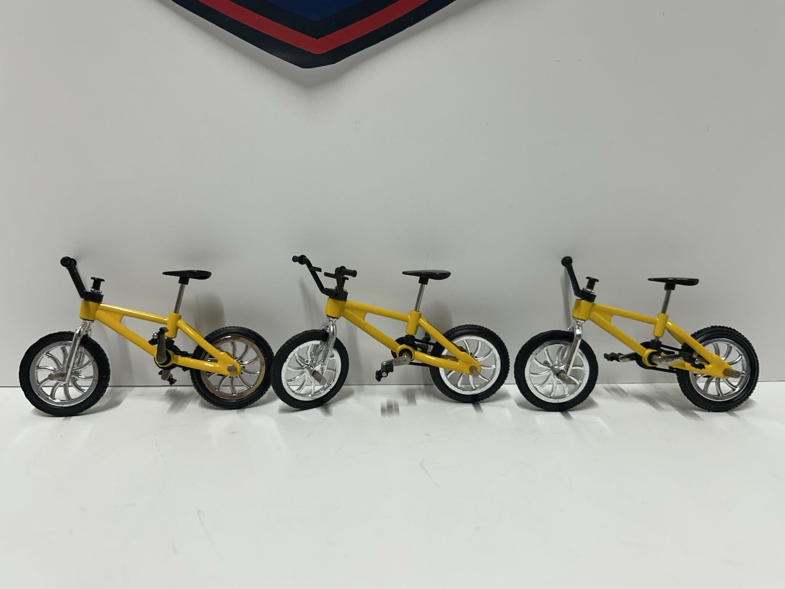 3 Mini Bici Finger Bike Perfetto Miniatura Metallo Giocattoli Finger Bicicletta Giocattoli Giallo