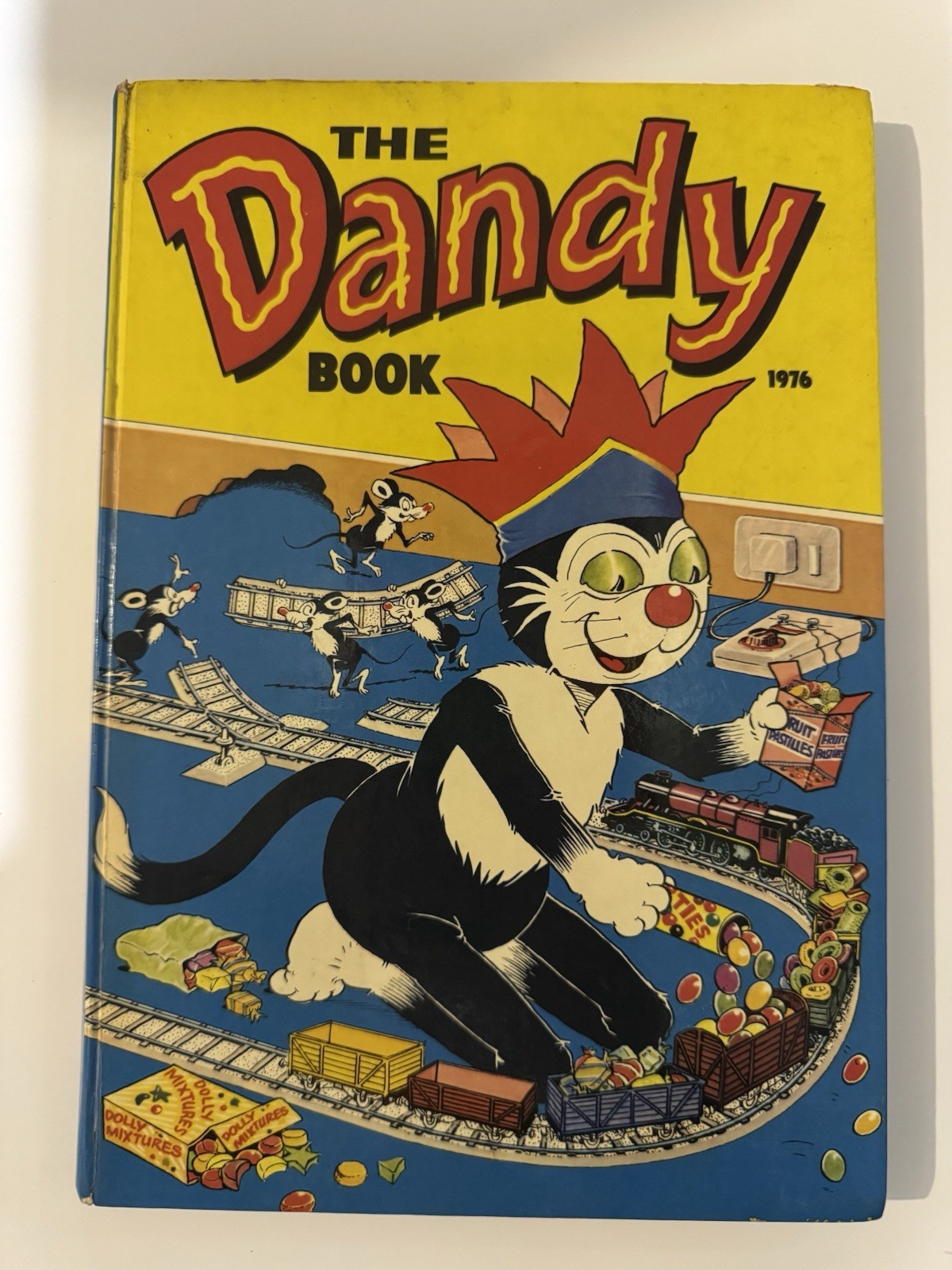 The Dandy Book 1976 Annual Comic Book Hardcover