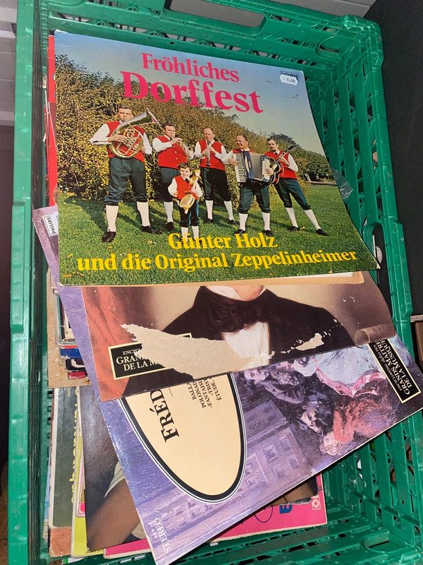 Lot de 100 vinyles 50€ l’ensemble